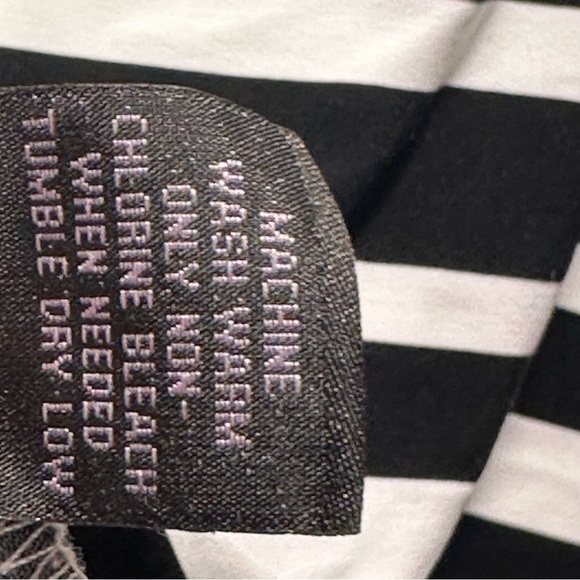 3x25* Investments Blue Floral Top B&W Stripes Size Small Stretchy & Elegant - Picture 10 of 15